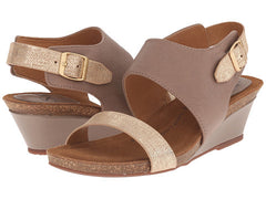 SOFFT Women's •Vanita• Wedge Sandal - ShooDog.com