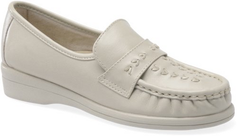 SOFTSPOTS Women's •Venus• Slip-on - Available in Widths